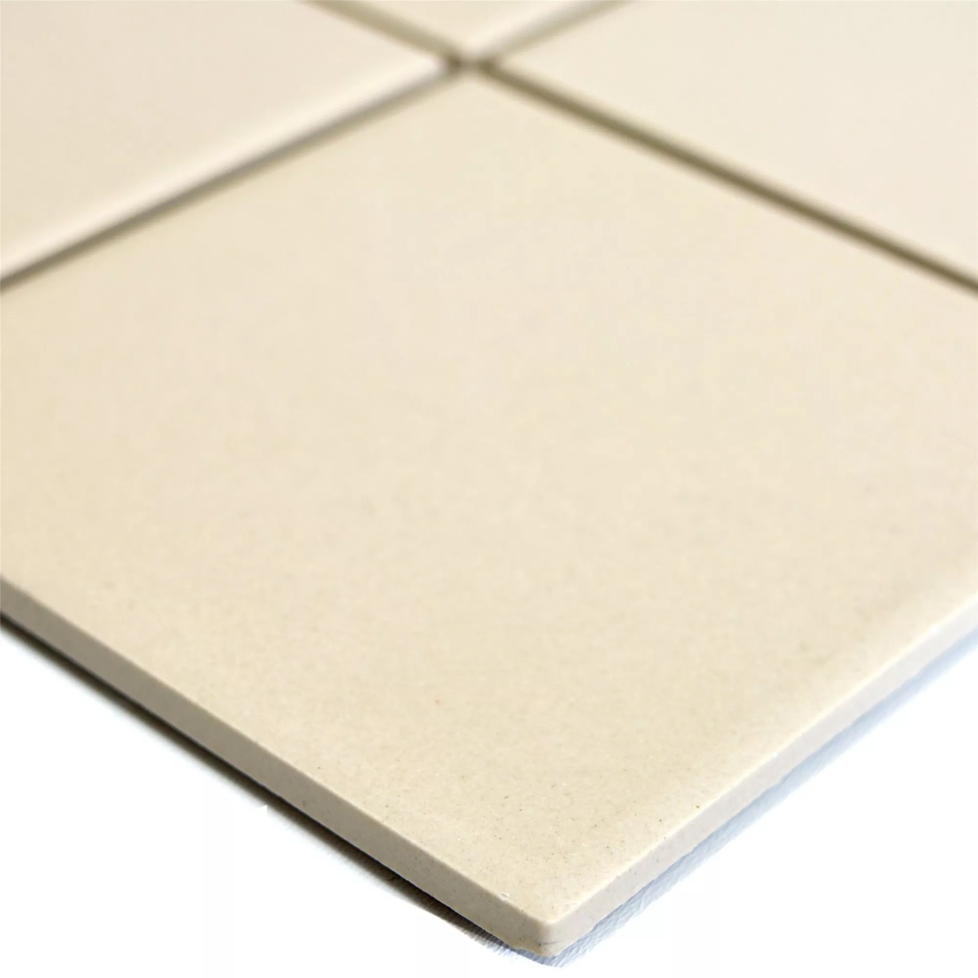 Hellbeige