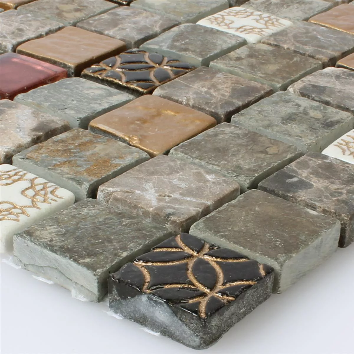 Muster von Mosaikfliesen Glas Naturstein Mix 23x23x8mm