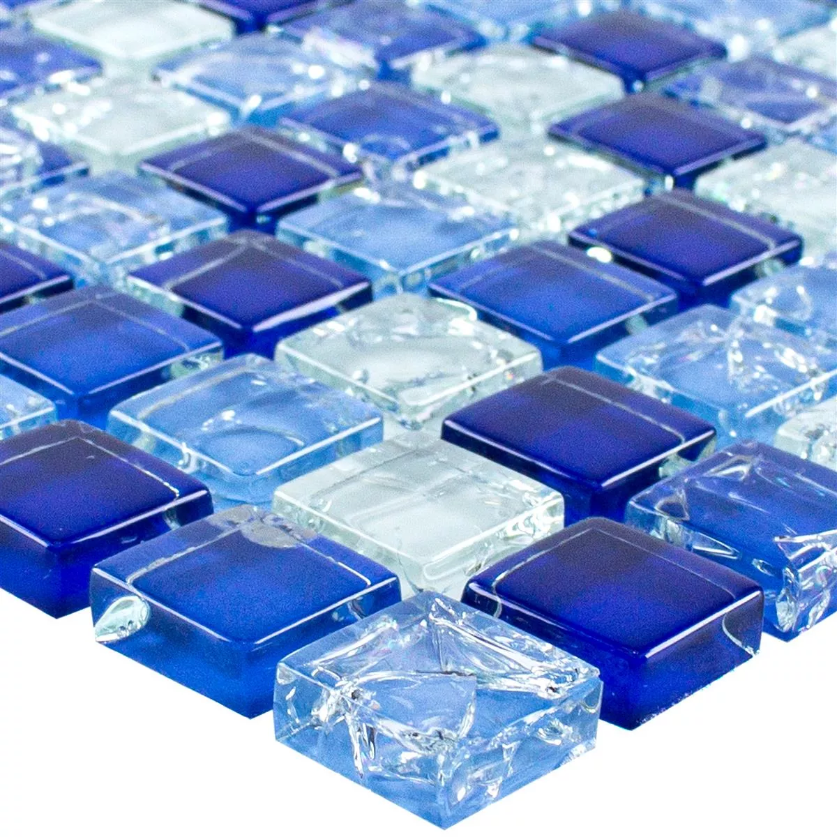 Muster von Glasmosaik Fliesen Overland Blau Weiß