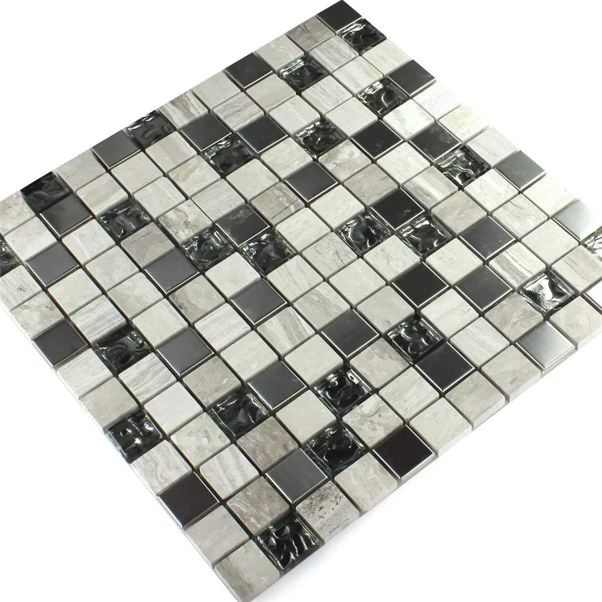 Muster von Mosaikfliesen Glas Sandstein Edelstahl Grau