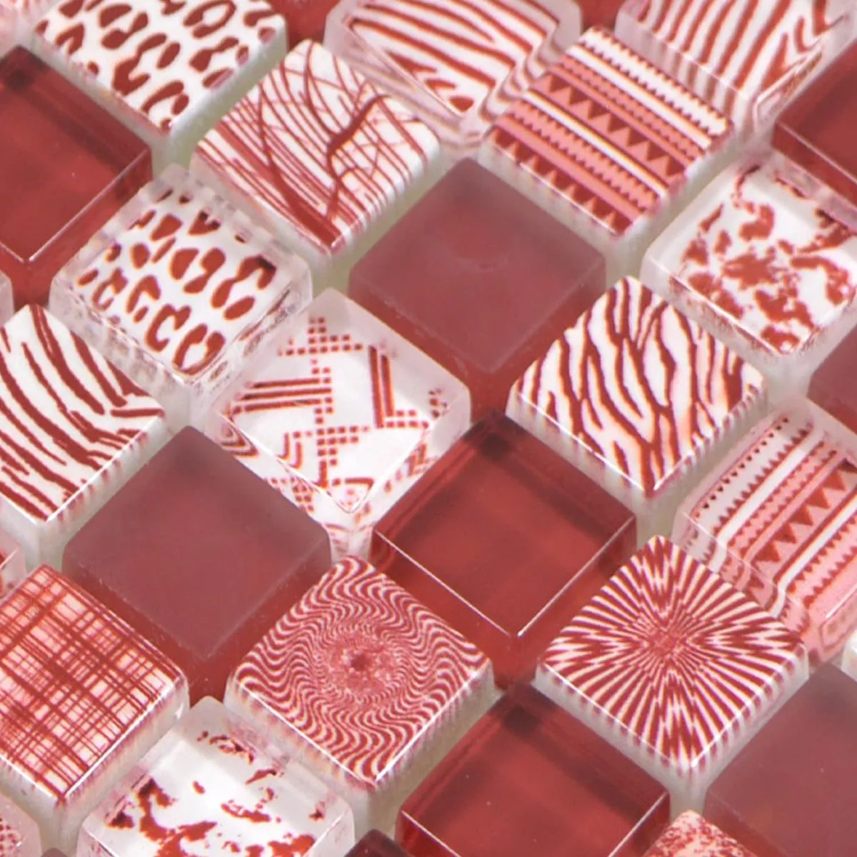 Muster von Glasmosaik Fliesen Cornelia Retrooptik Rot