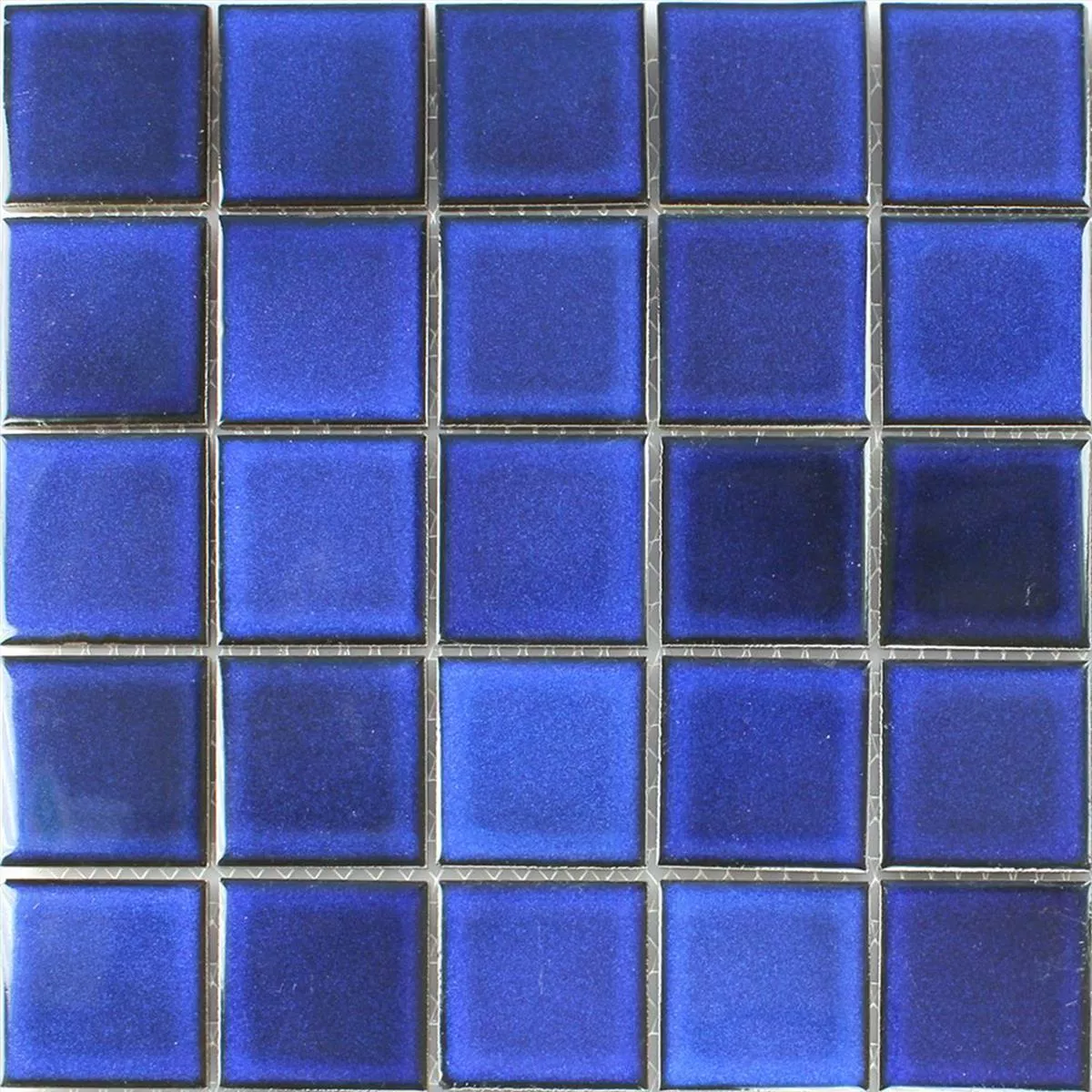 Muster von Keramik Mosaikfliesen Blau Uni