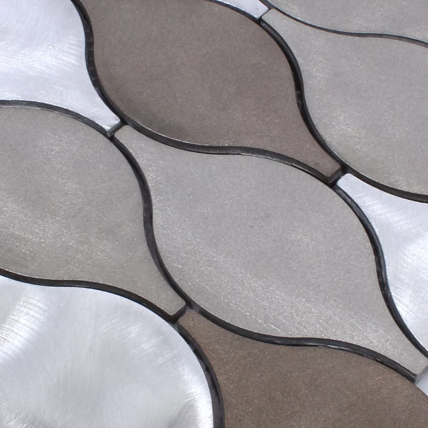 Muster von Mosaikfliesen Aluminium Beverly Braun Silber