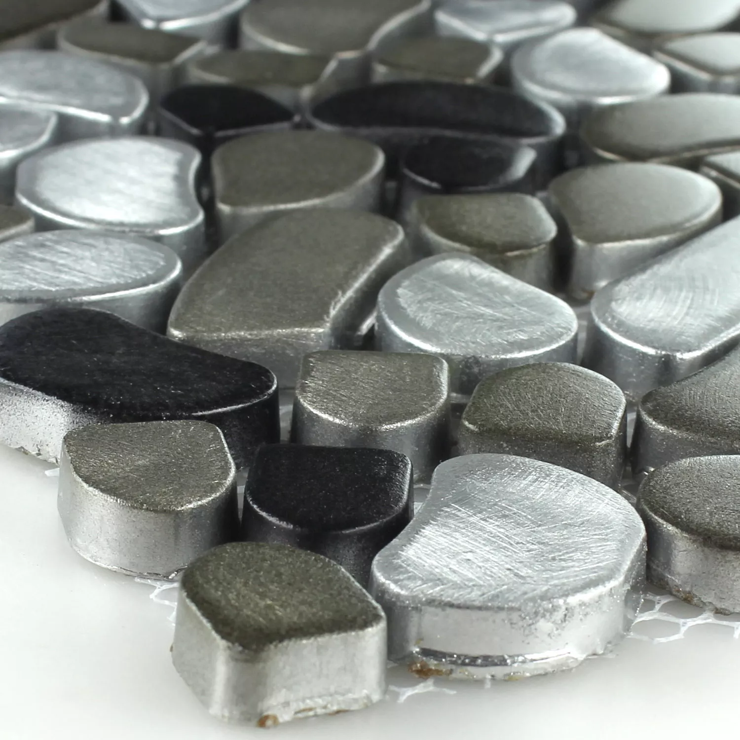 Mosaikfliesen Edelstahl Flusskiesel Design Black Silver