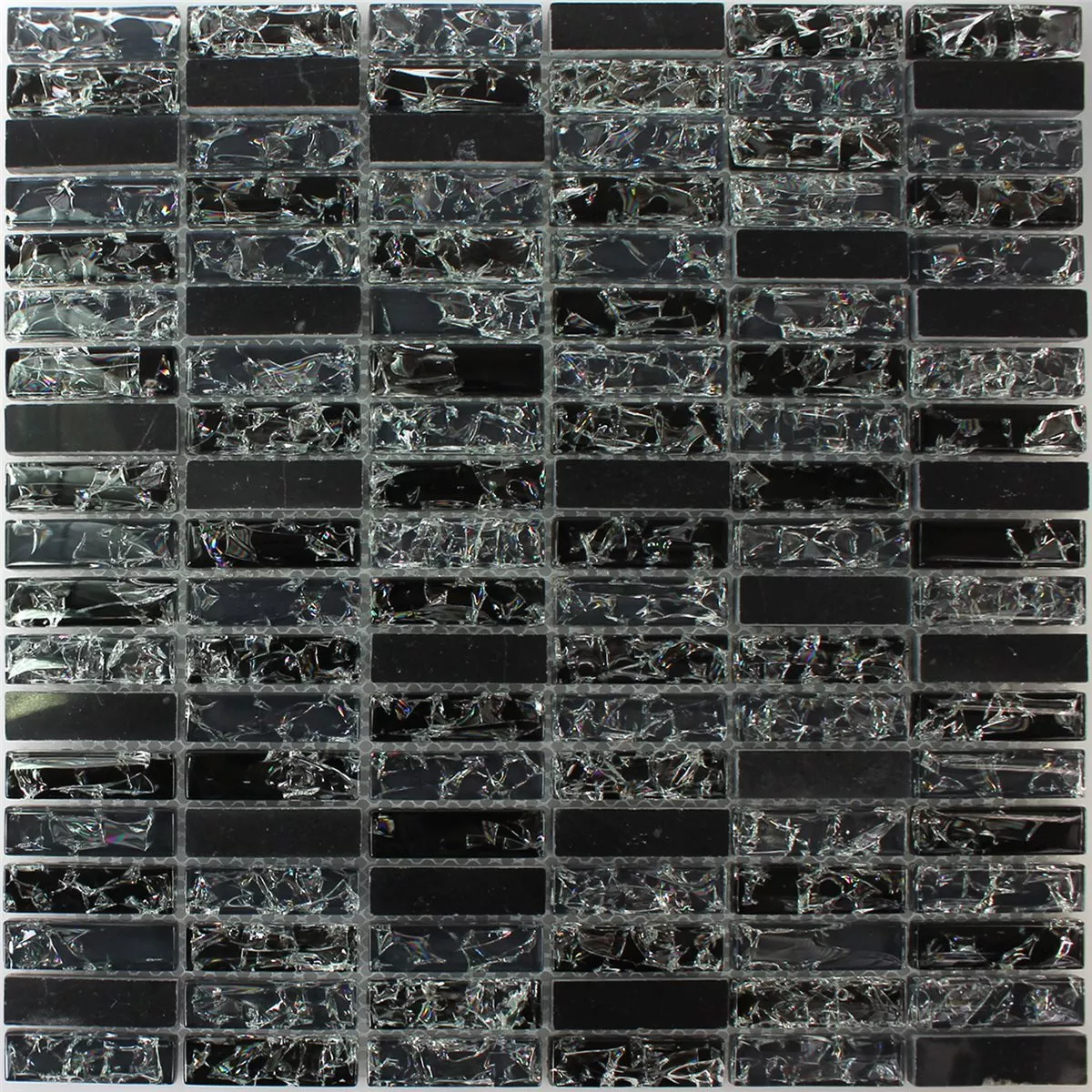 Muster von Mosaikfliesen Glas Naturstein Stäbchen Bruchglas Schwarz