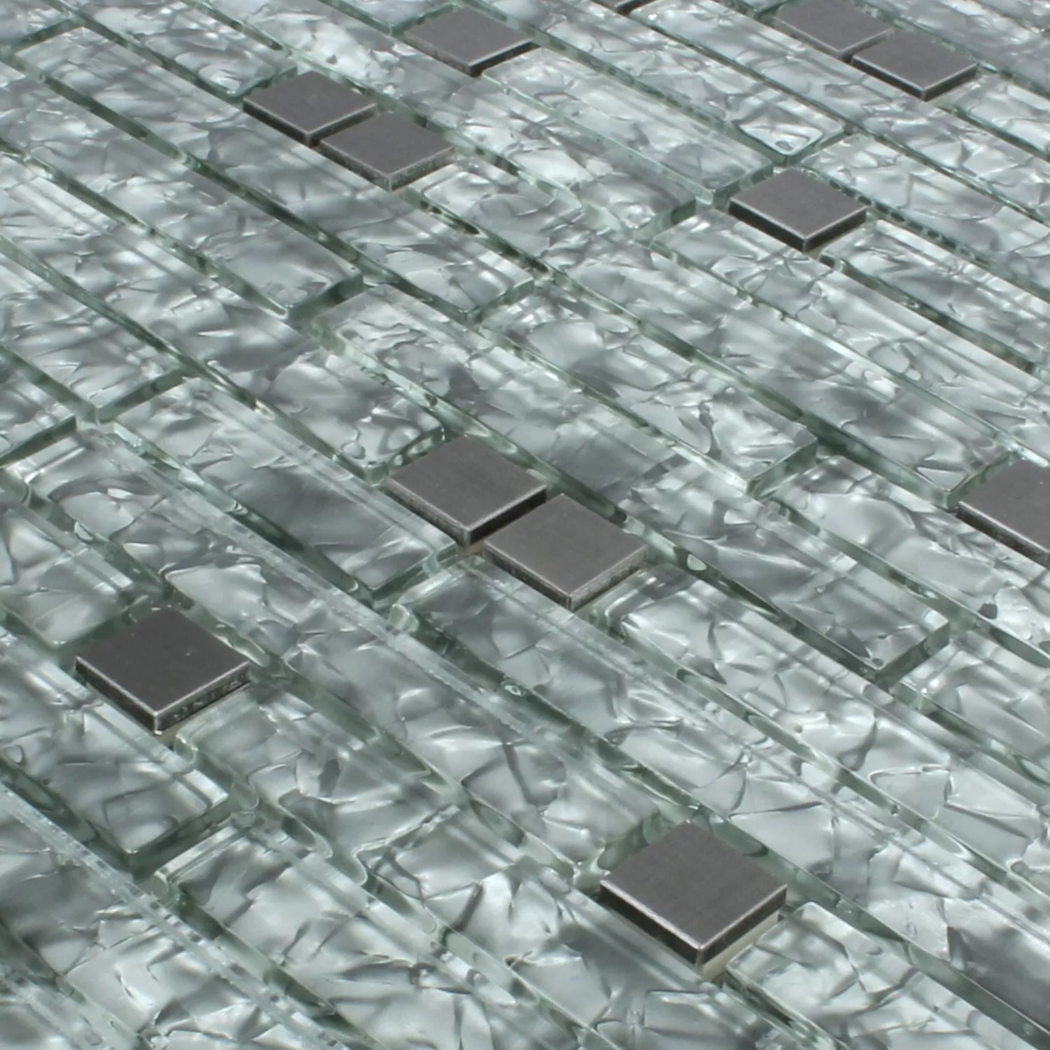 Muster von Mosaikfliesen Zaide Edelstahl Glas Mix Grau