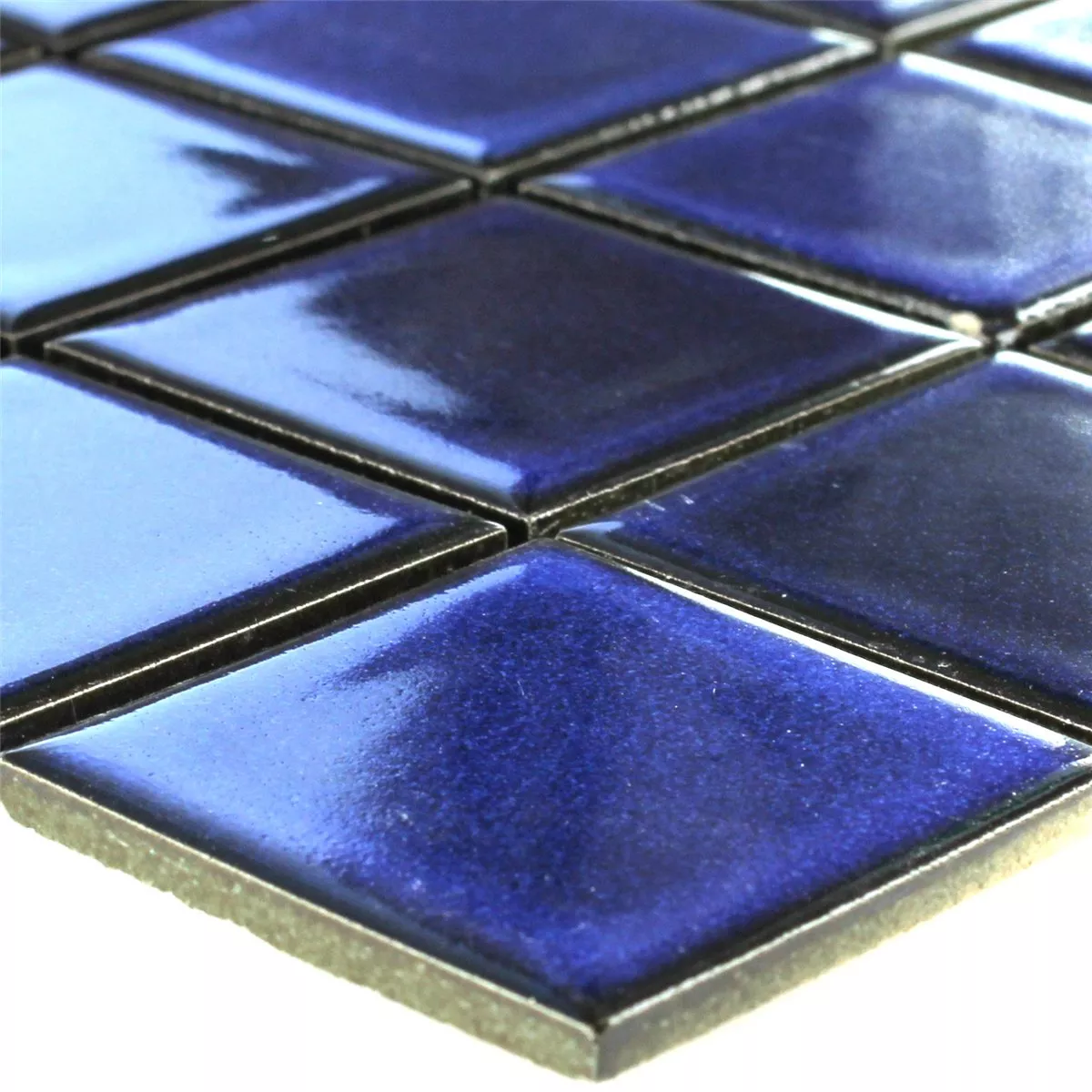 Muster von Keramik Mosaikfliesen Blau Uni