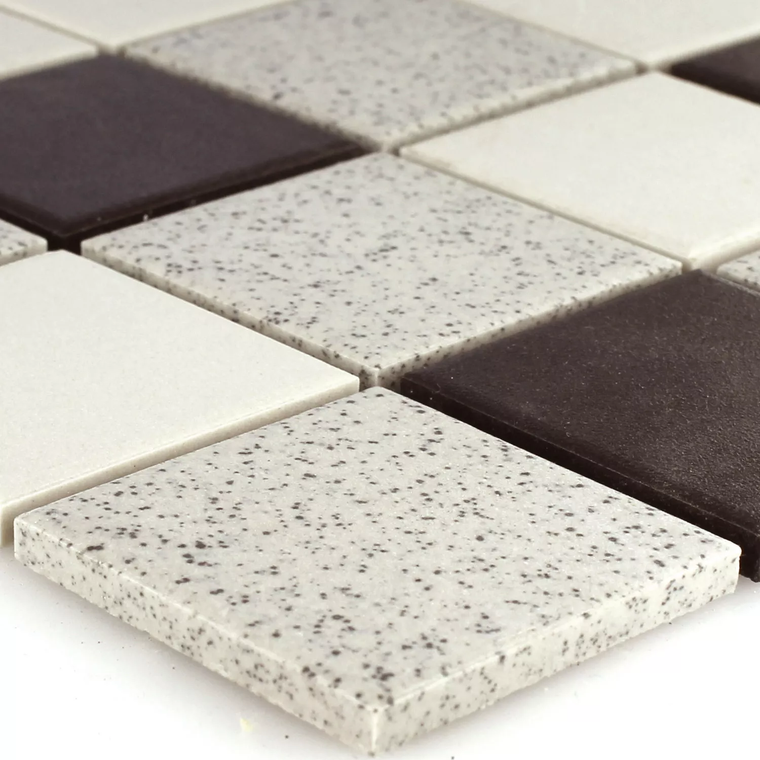 Muster von Mosaikfliesen Keramik Monforte Schwarz Grau Matt